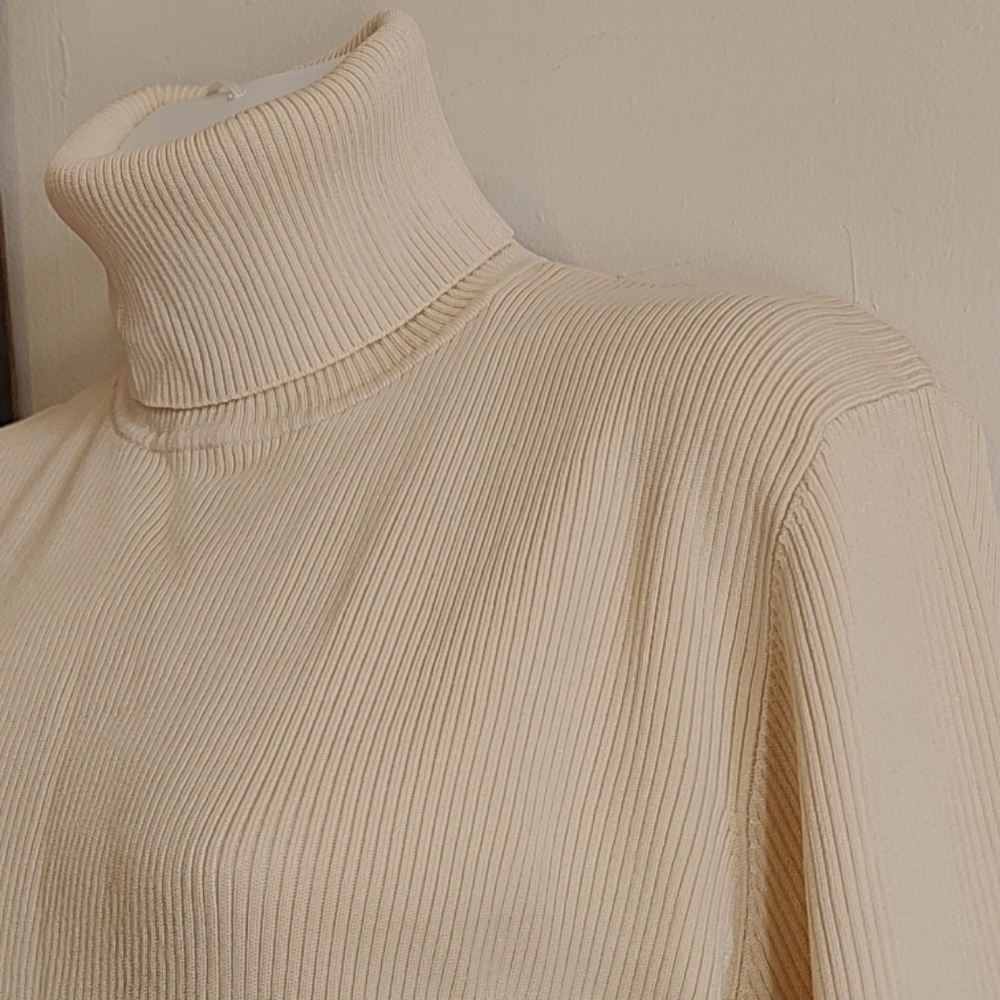 Lauren Ralph Lauren Beige Turtleneck Sweater - Picture 3 of 5
